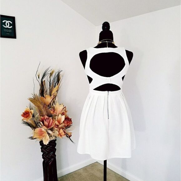 L'ATISTE dress  - Picture 7 of 11